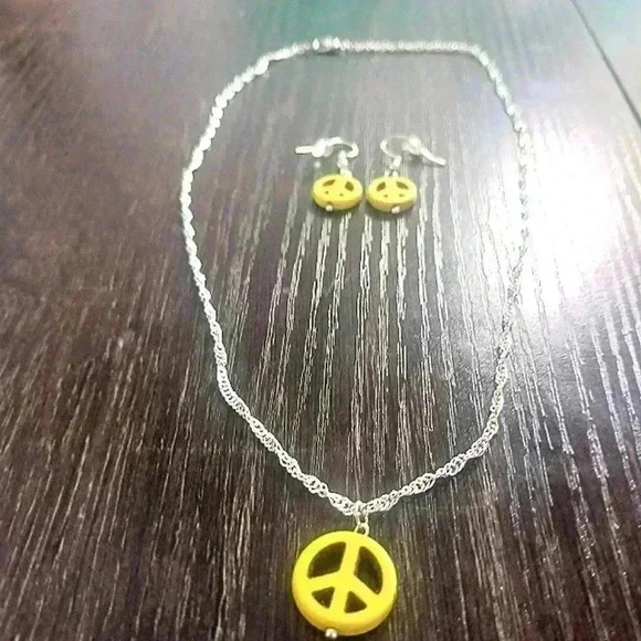 Peace Necklace and Earrings set - Picture 7 of 8